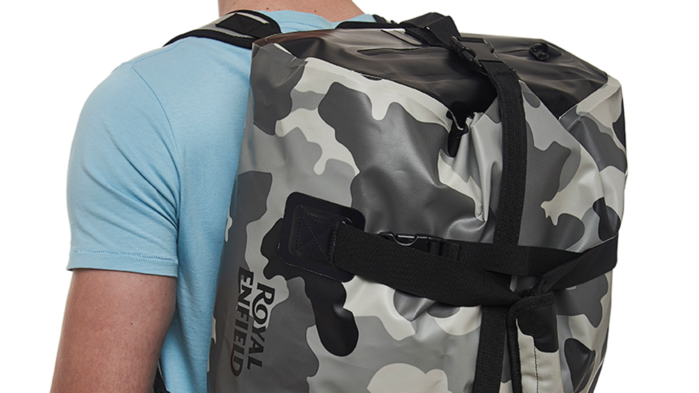 Amazon Com Extra Large Duffle Bag Outdoors Sports Duffel Bag Turns Into Backpack Sports Duffels